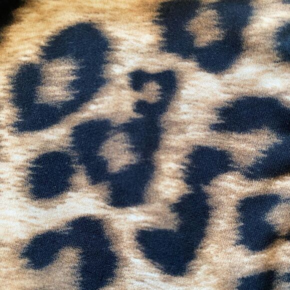 Carmen silky tank. Leopard print. Size xl - Picture 4 of 4